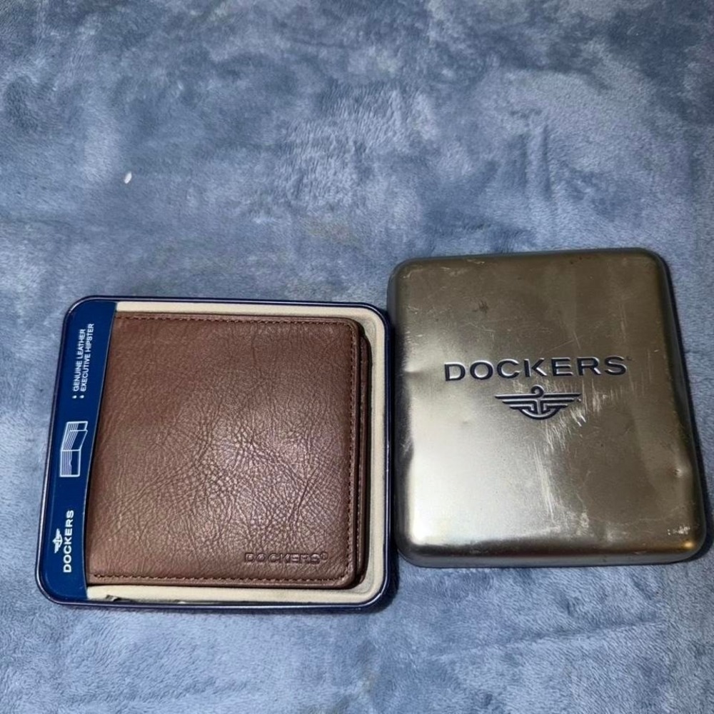 Dockers brown‎ leather wallet with coin pocket new